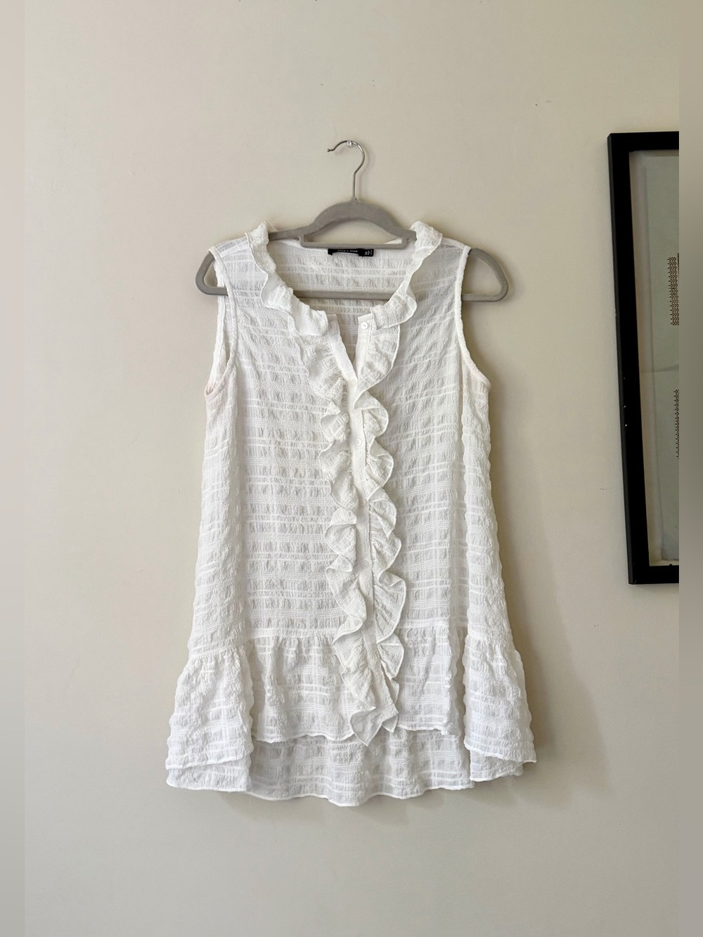 Doe & Rae White Ruffle-Front Sleeveless Casual Dress